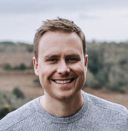 Head-shot of the Employee giving the testimonial